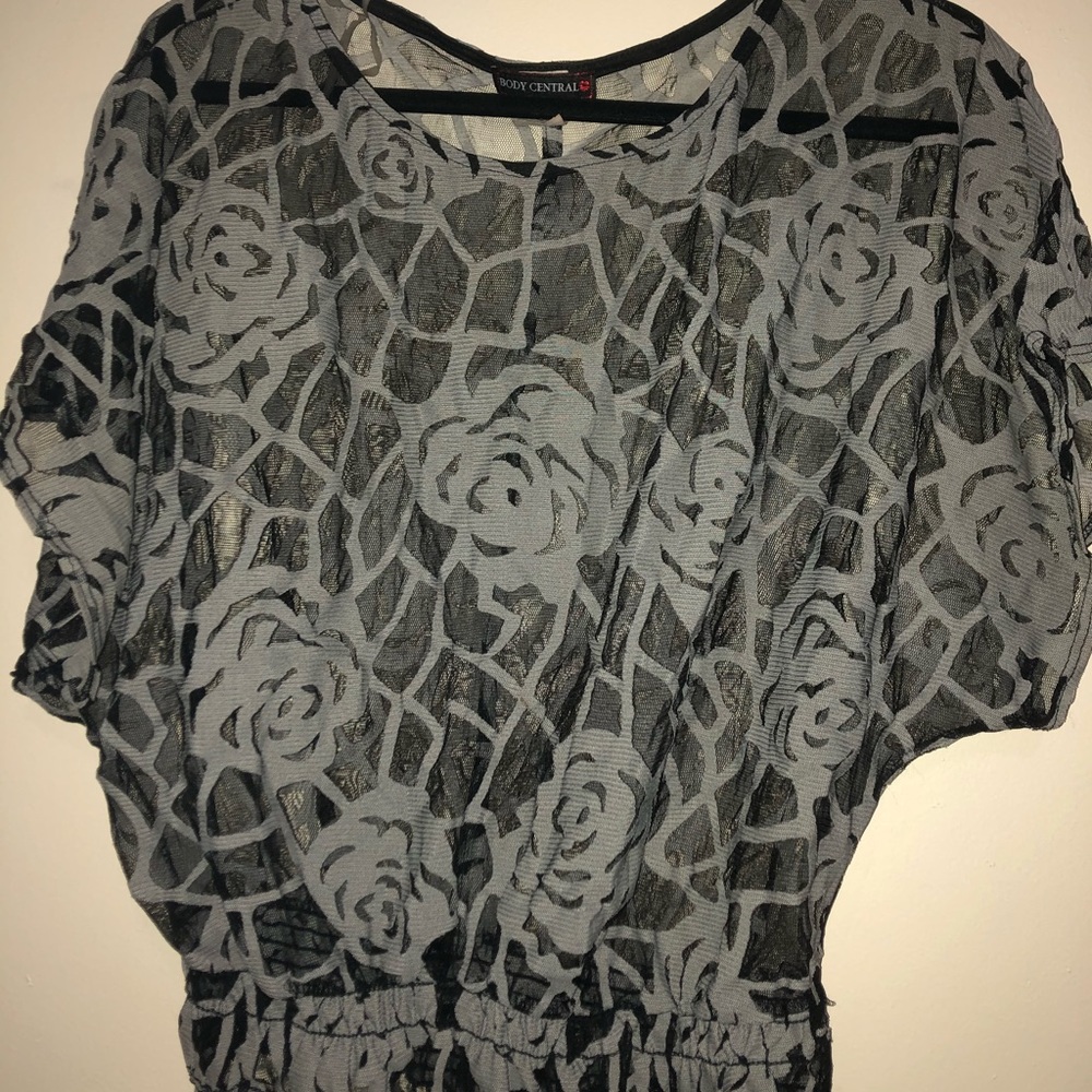 Black and gray flower top